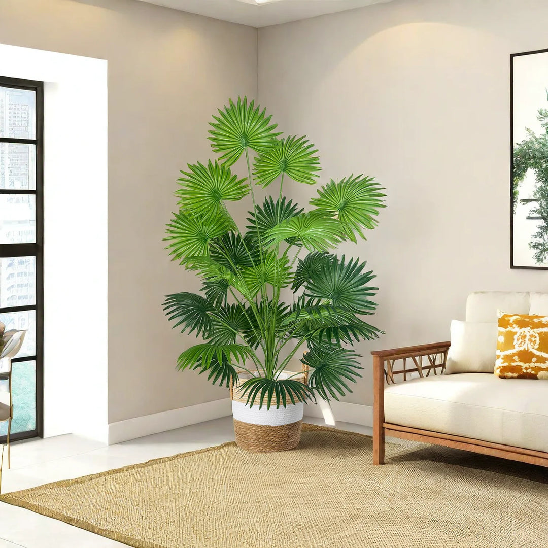 Tropical Paradise: Realistic Artificial Palm Tree for Easy Indoor Décor